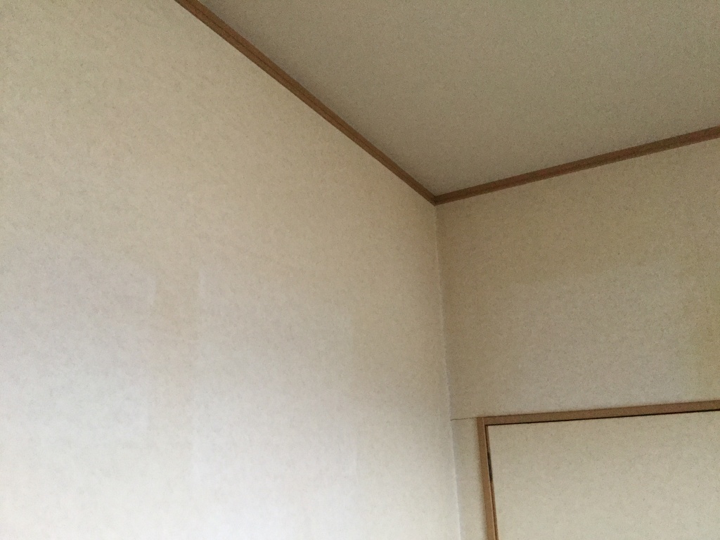 クロス染色 ヤニ汚れの壁紙を白くする技法 佐久市のハウスクリーニングならおそうじ本舗佐久中込店
