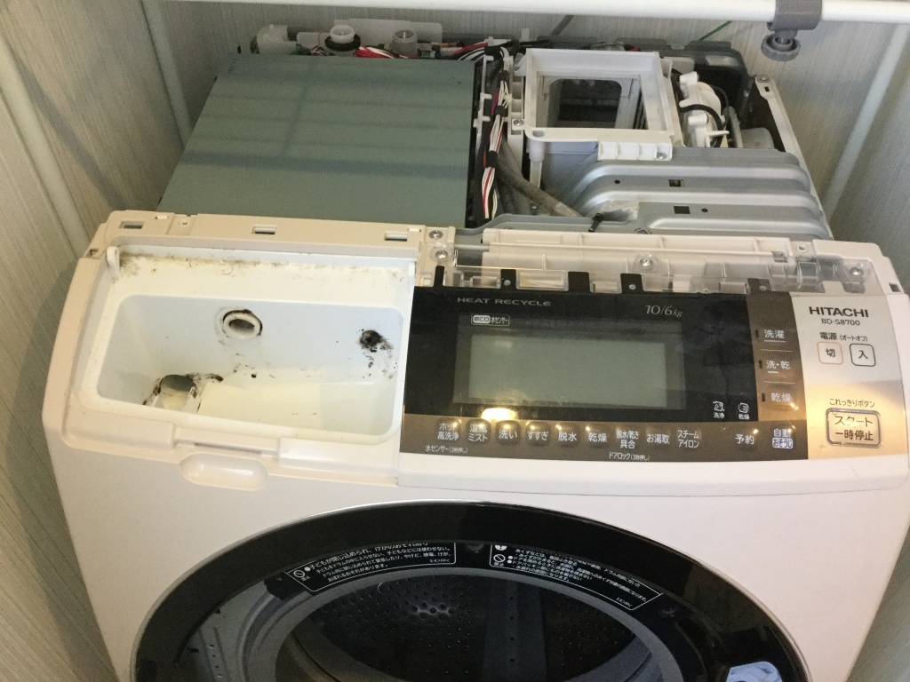 日立 斜めドラム洗濯機の分解洗浄 BD-S8700L|佐久市のハウス