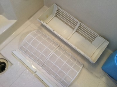 浴室暖房乾燥機の分解洗浄