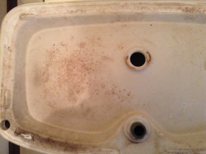 トイレの水洗タンク内クリーニング