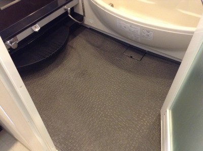 浴室の床の剥がれ補修
