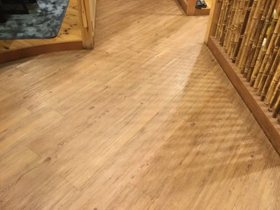 店舗の床洗浄
