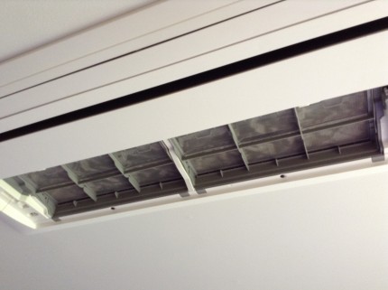 天井埋込エアコン分解洗浄