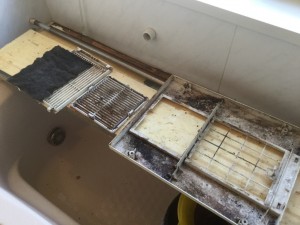 浴室暖房乾燥機分解洗浄