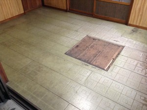 床の修繕
