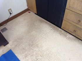 キッチン床の汚れ除去