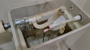 トイレタンク内の汚れ除去