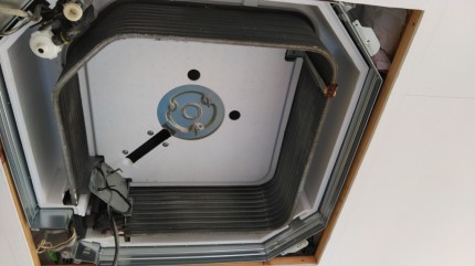 天井埋込エアコン　コロナウィルス対策空調設備のクリーニング